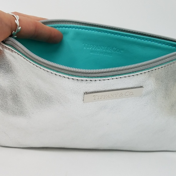 Tiffany & Co silver leather pouch 9×5 brand new - Picture 5 of 6